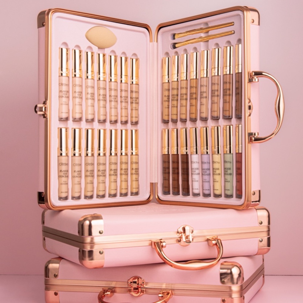 Never used PR briefcase concealers